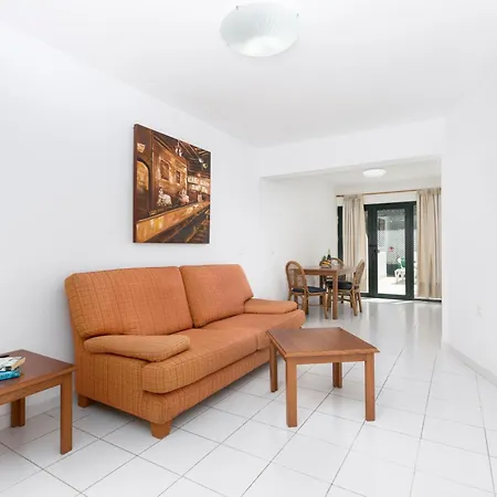 Livvo Erika (adults Only) * 科拉雷侯