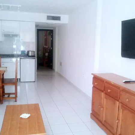 Livvo Erika (adults Only) * 科拉雷侯